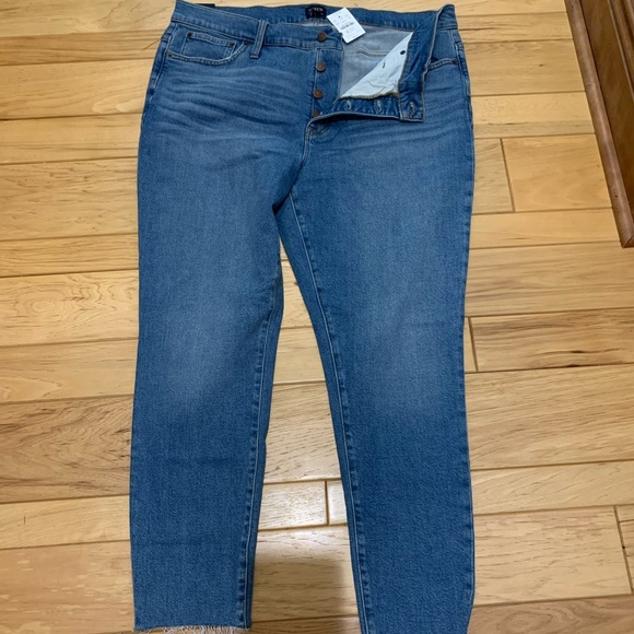 J crew women’s 9” high rise skinny jeans size 34 fits like a size 16